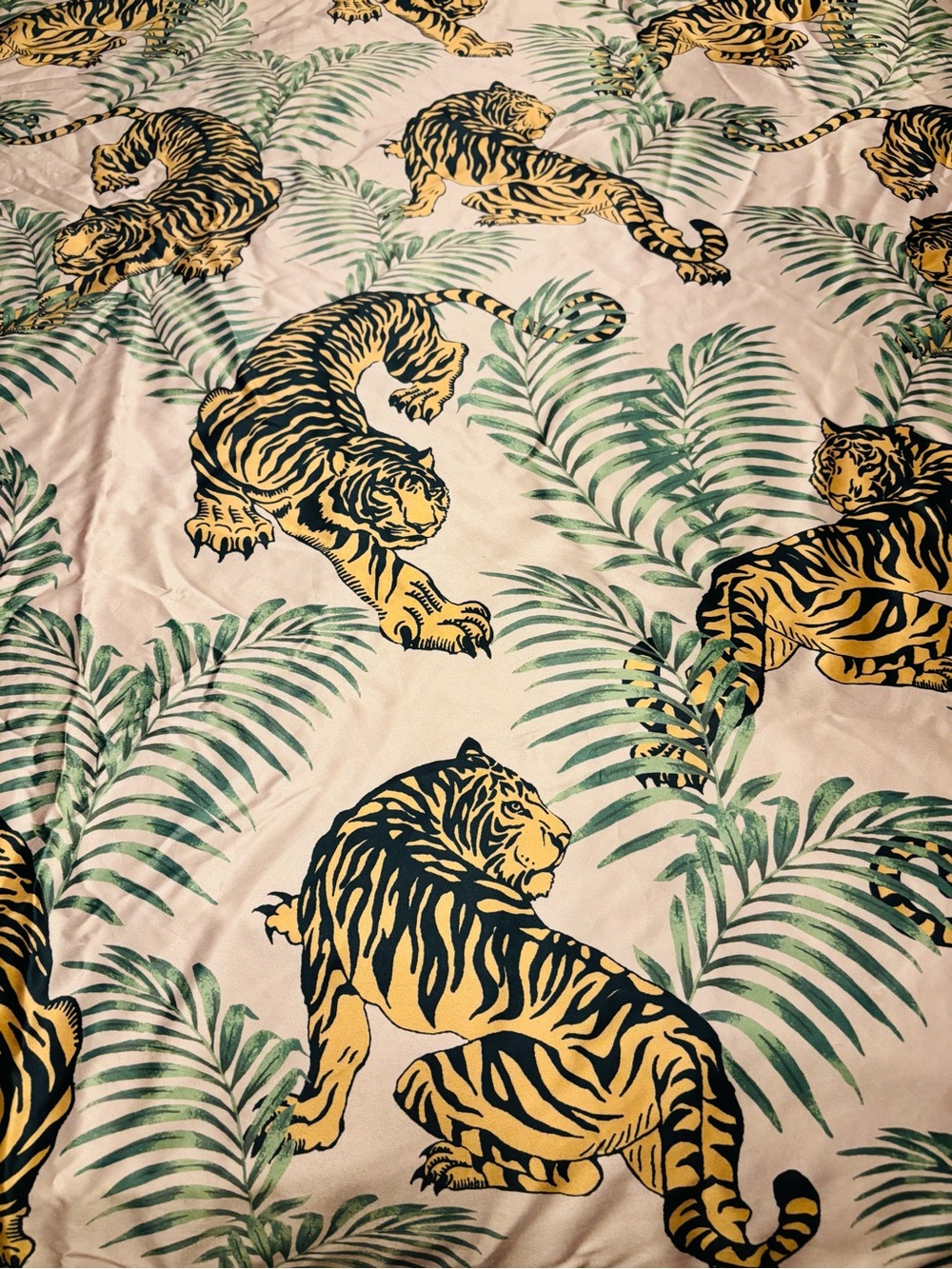 Z Gallerie Tigress Satin King Duvet Cover - Picture 4 of 8